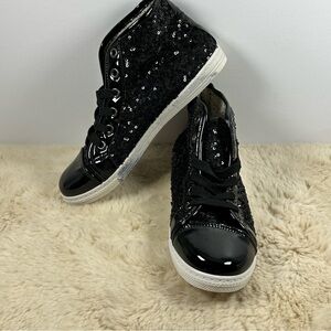 Black High-Top Sneakers with sequin with patten leather‎ toes
